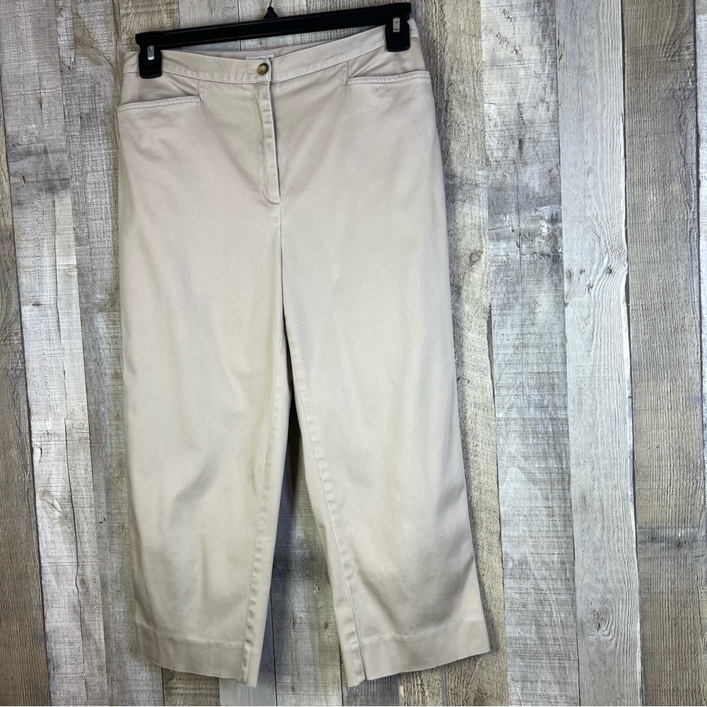 Jones Sport Stretch Size 10 Tan Color Cuff Capris with Front Pockets wit…